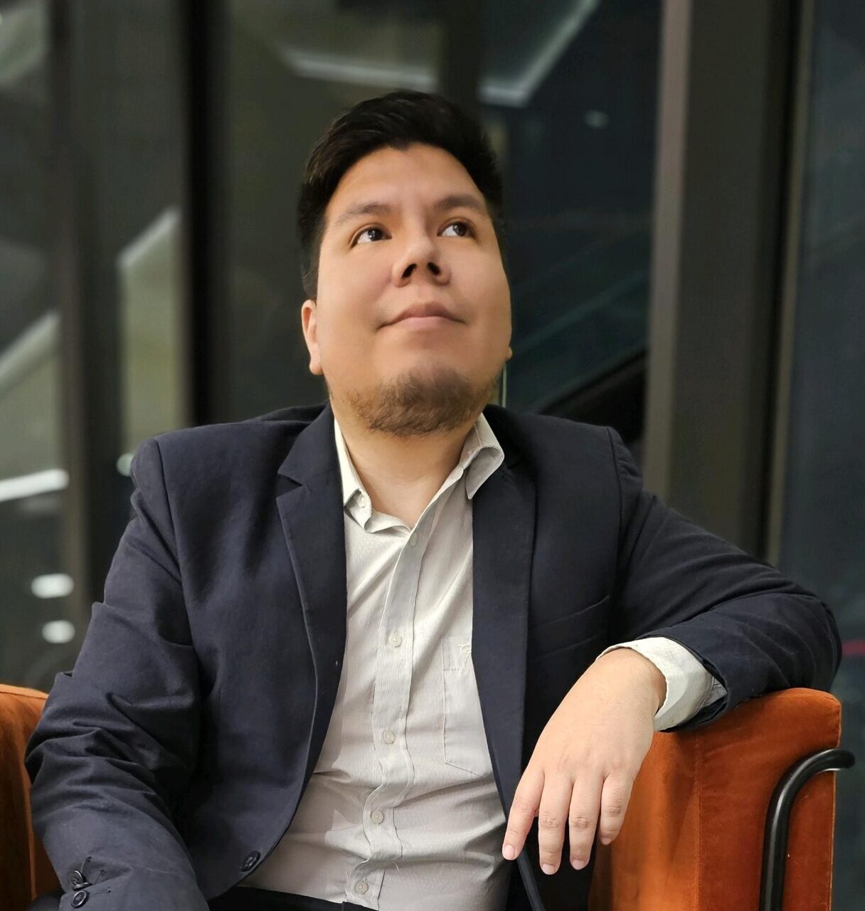 Retrato profesional de José Ramos Sosa, consultor corporativo y especialista en tecnología