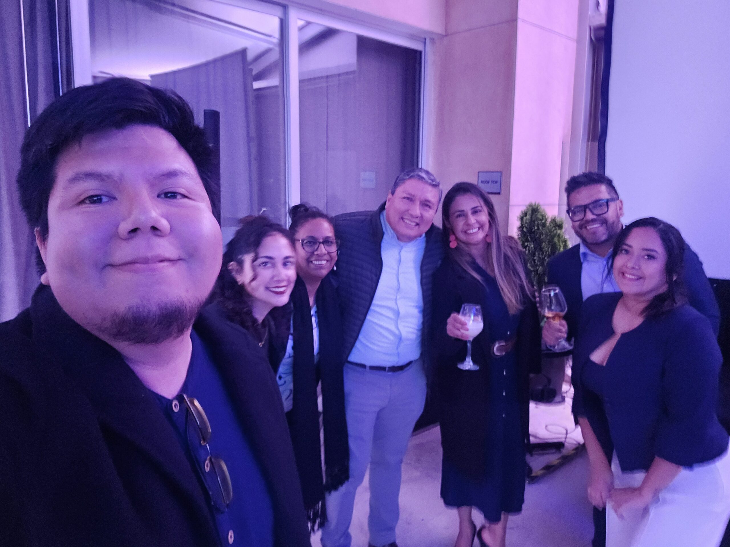 Evento corporativo de J&P Hardware & Software con Jabra para consultoría y soluciones tecnológicas, junto a José Ramos Sosa