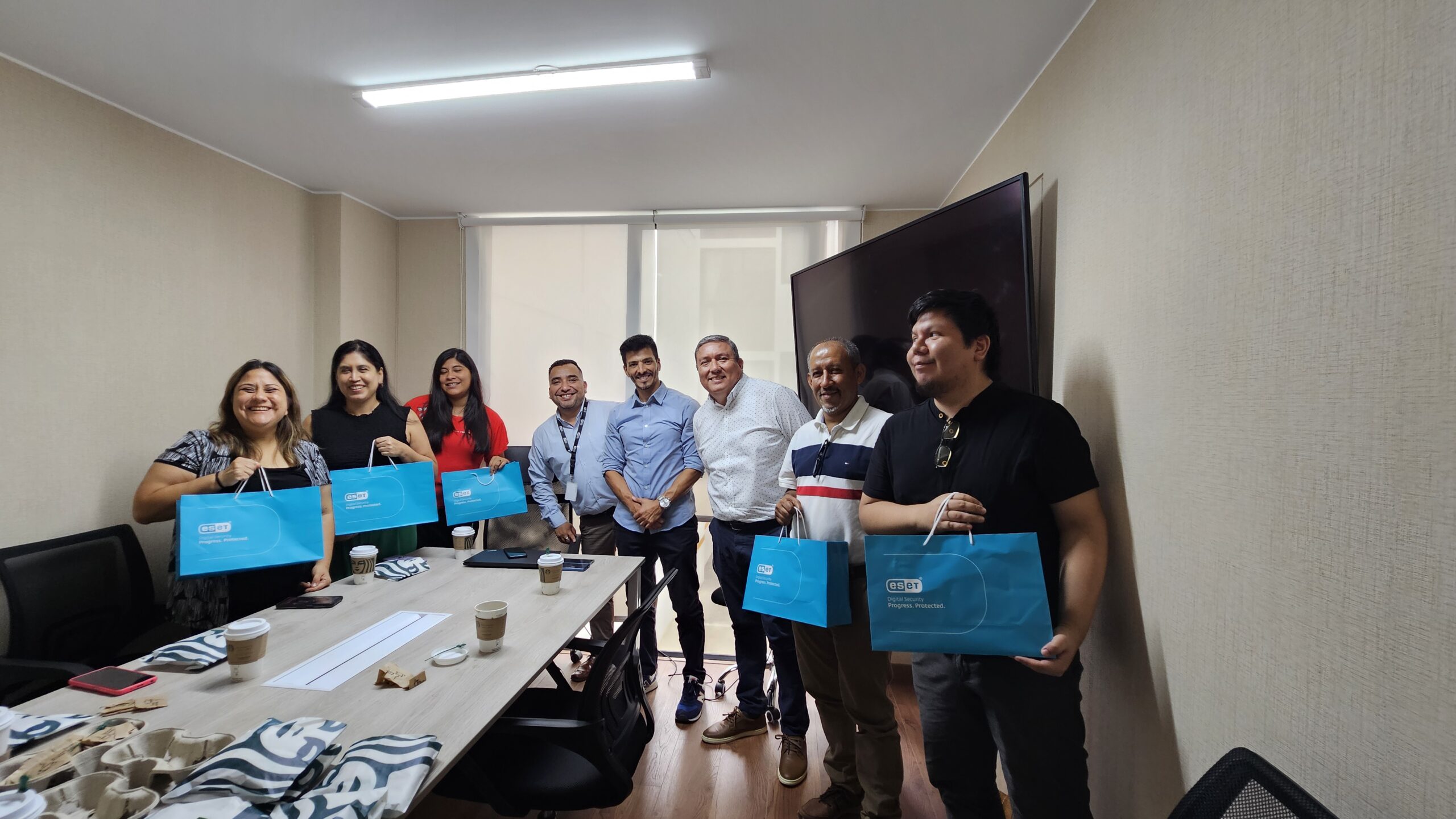 José Ramos Sosa trabajando con equipos corporativos en un contexto empresarial B2B